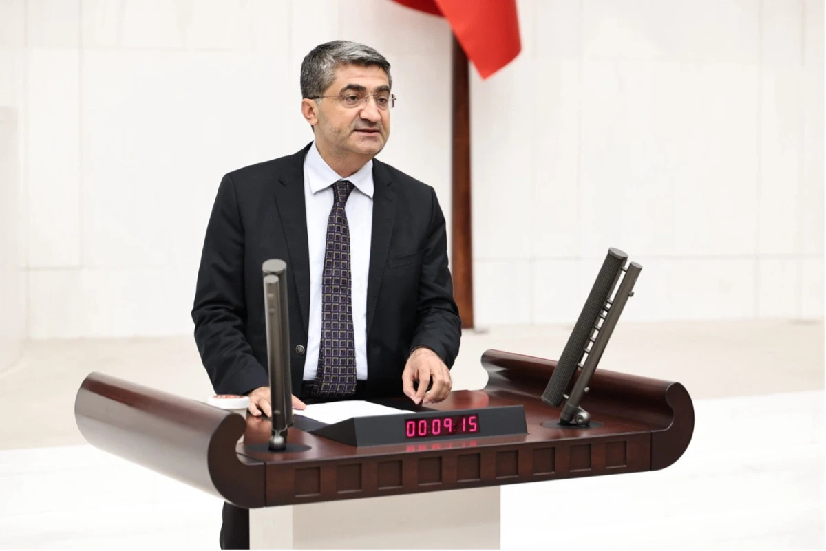 EKMEN: ARTIK KİMSENİN S&Uuml;RECİ S&Uuml;R&Uuml;NCEMEDE BIRAKMA L&Uuml;KS&Uuml; YOKTUR