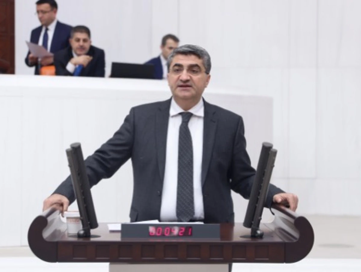 EKMEN: EKONOMİK SIKINTI &Uuml;LKENİN HER K&Ouml;ŞESİNDE HİSSEDİLİYOR
