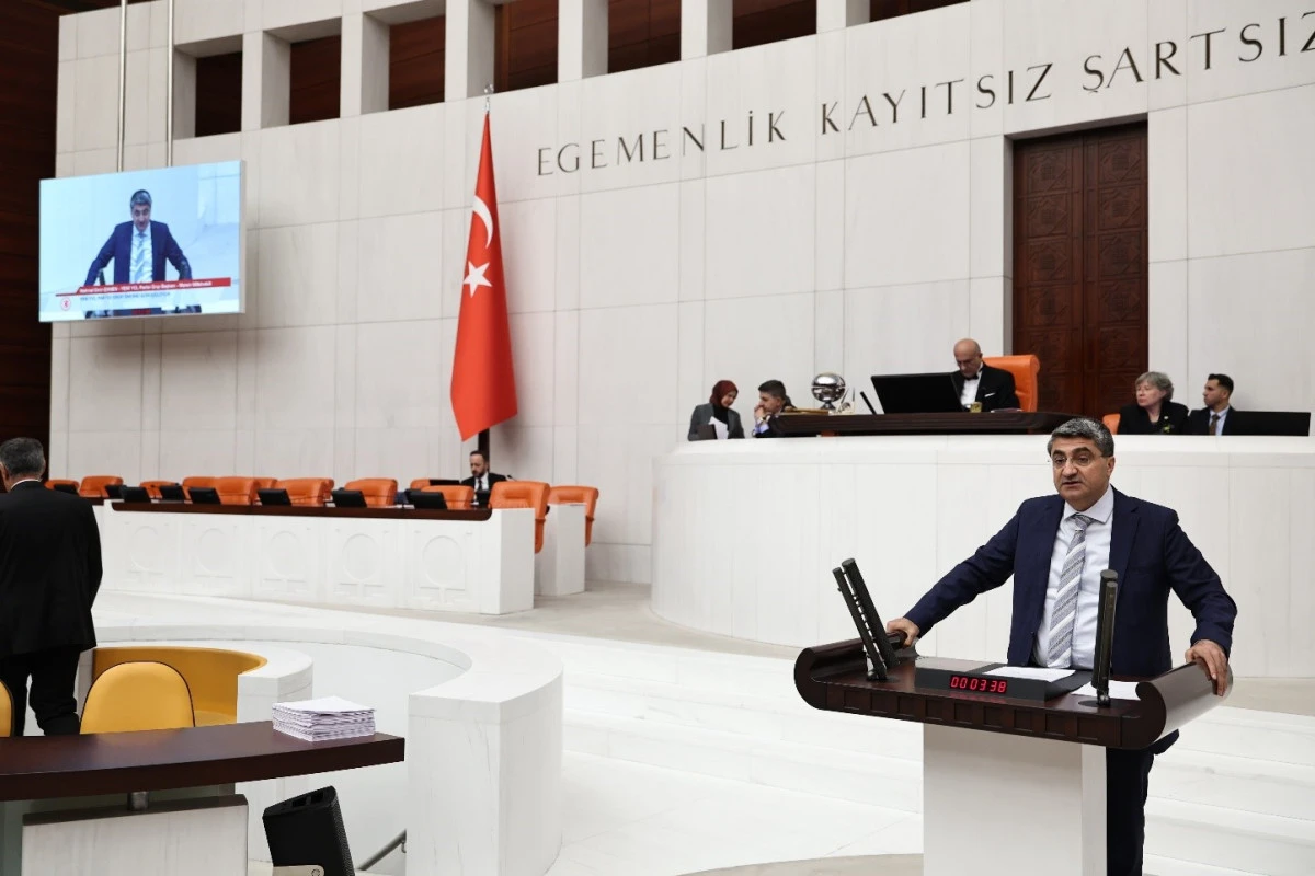 EKMEN: EMEKLİLERİMİZ BU HAYAT STANDARDINI HAK ETMİYOR