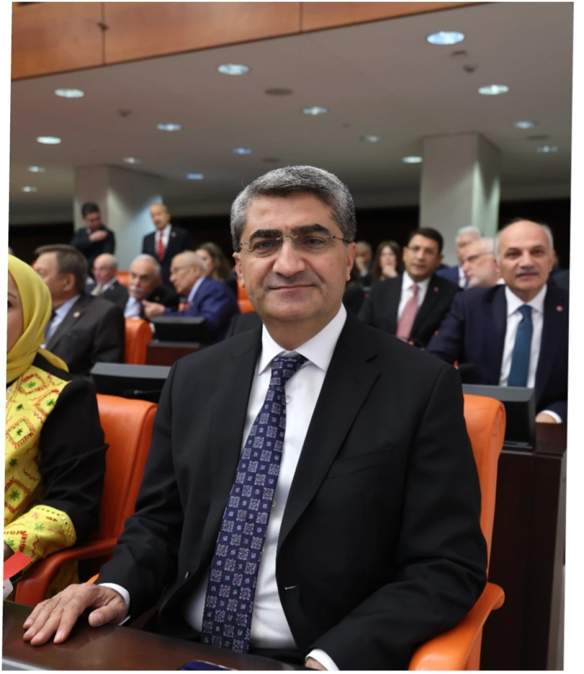  EKMEN: İKTİDAR MECLİS&rsquo;TE MUHALEFETE KULAK VERİRSE BİR &Ccedil;OK SORUN &Ccedil;&Ouml;Z&Uuml;L&Uuml;R