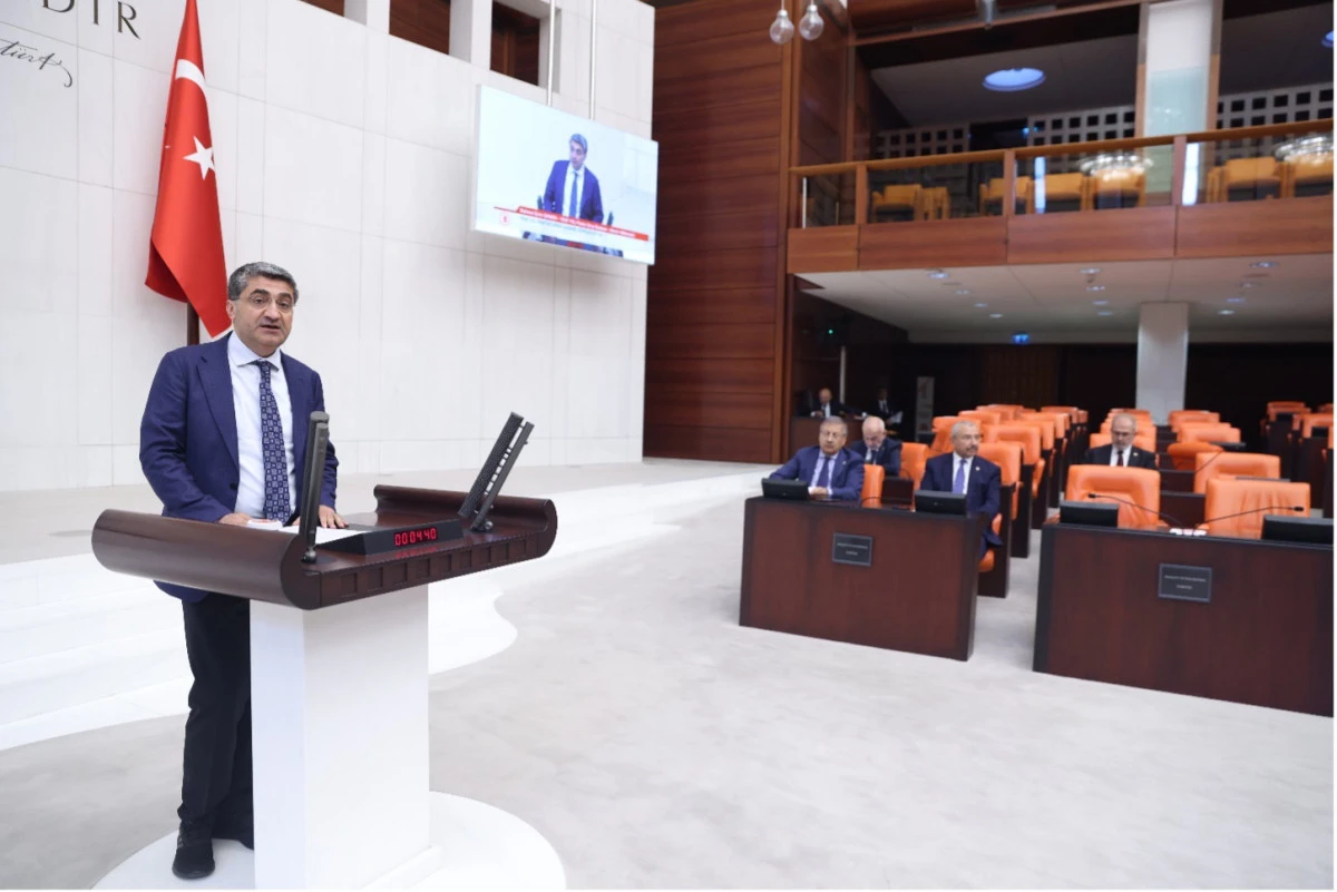 EKMEN: İMAR RANTLARI İLE ŞEHİRLERİN YAĞMALANMASINA DUR DEME VAKTİ