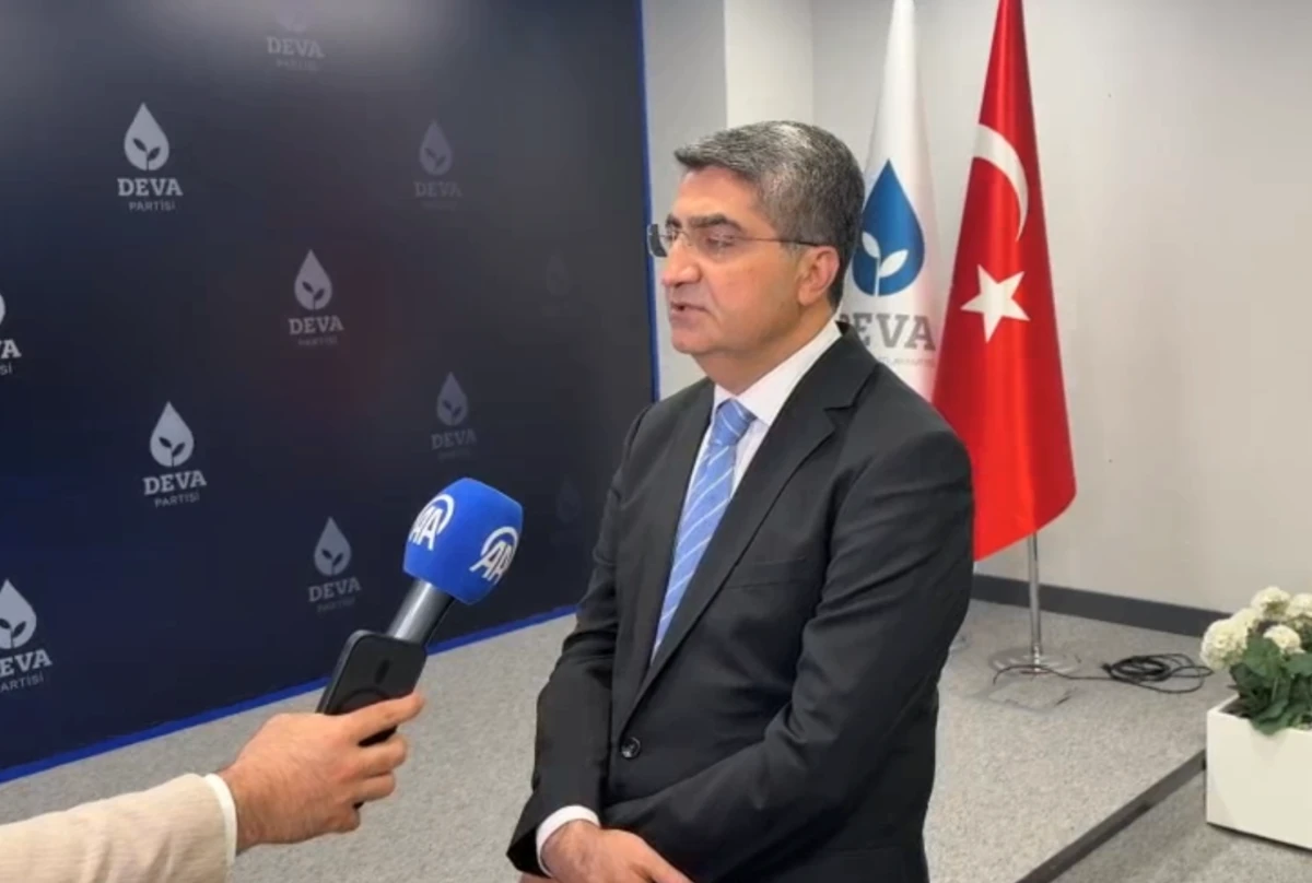 EKMEN: LANETLİ DARBE GİRİŞİMİNİN 10. YILINDA DEMOKRASİ, HUKUK VE ADALET YENİDEN G&Uuml;&Ccedil;LENDİRİLMELİDİR