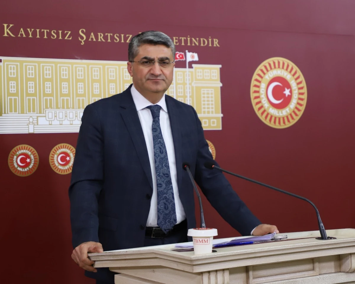 EKMEN: MERSİN, HIZLI TRENLE ANKARA VE İSTANBUL&rsquo;A BAĞLANMALI