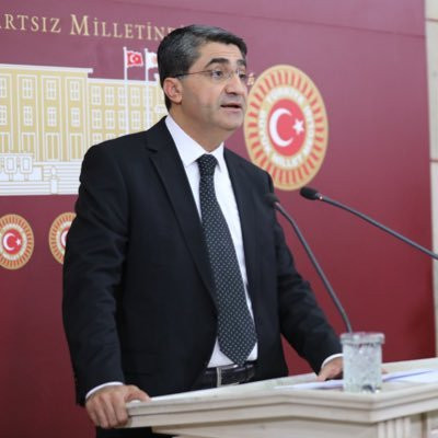 EKMEN: “MERSİN’DEKİ SULAMA PROJELERİNİN BİTİRİLMEME SEBEBİ ‘OY YOKSA HİZMET DE YOK’ ANLAYIŞI MIDIR?”