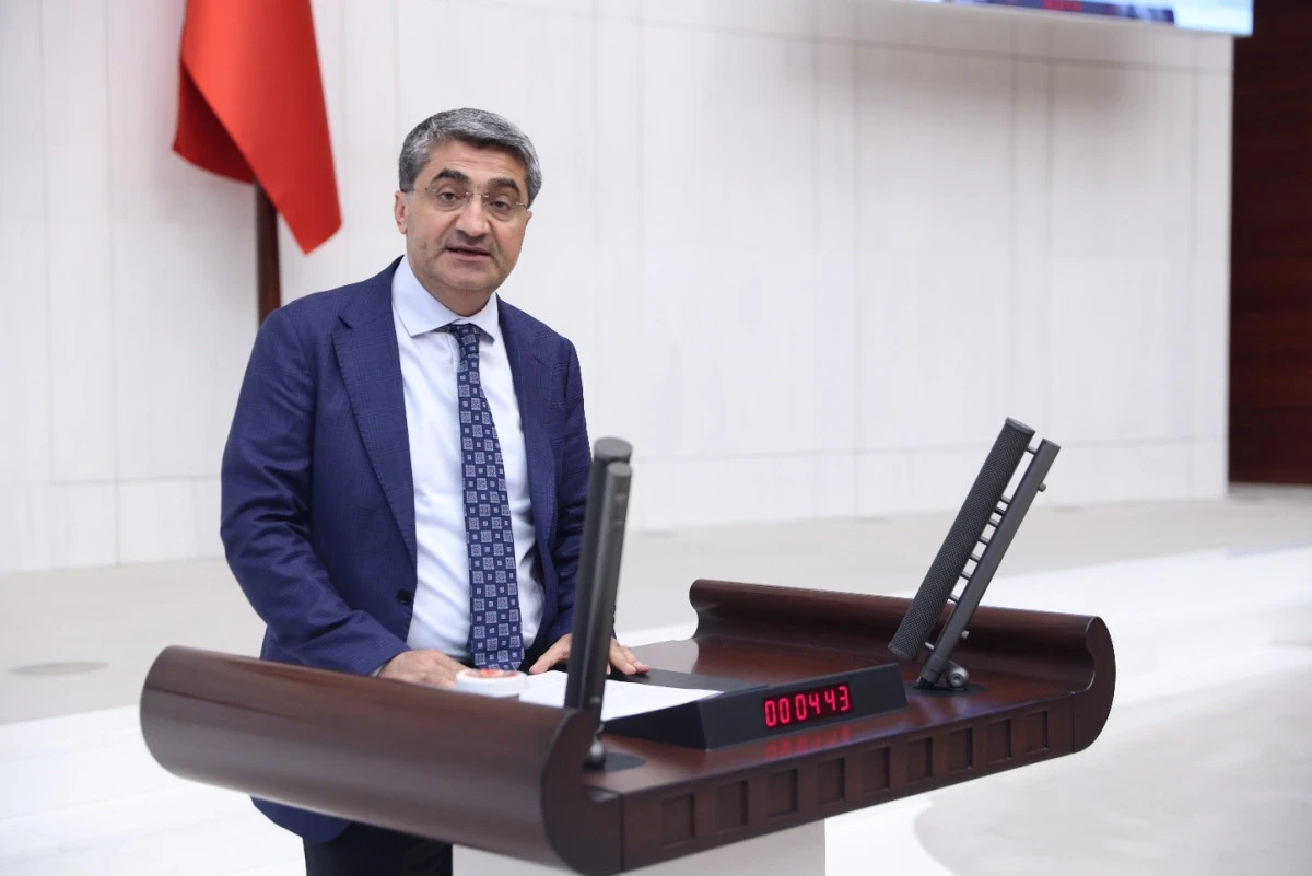 EKMEN: MERSİNLİ MUZ &Uuml;RETİCİSİNİN KAZANCI ERİYOR