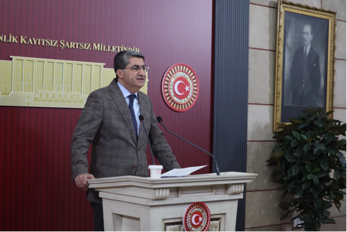 EKMEN: MERSİNLİLERİ KA&Ccedil;AK ELEKTRİK KULLANICISI GİBİ G&Ouml;STEREN UYGULAMADAN VAZGE&Ccedil;İLMELİDİR