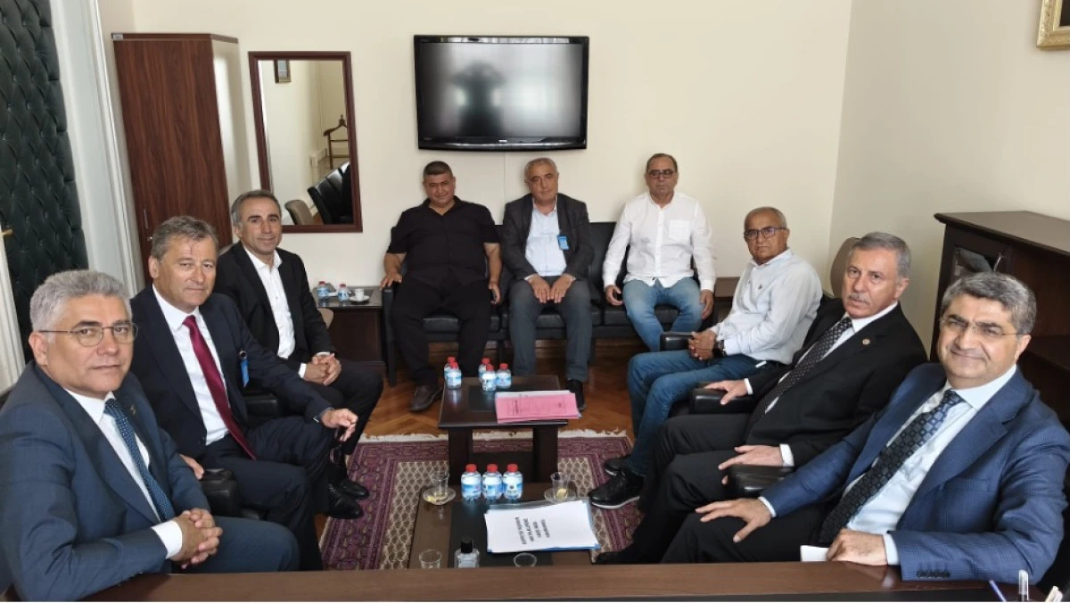 EKMEN: NEREDE BİR MAĞDURİYET VARSA YANINDA OLMAK İNSANLIĞIN VE VİCDANIN GEREĞİDİR