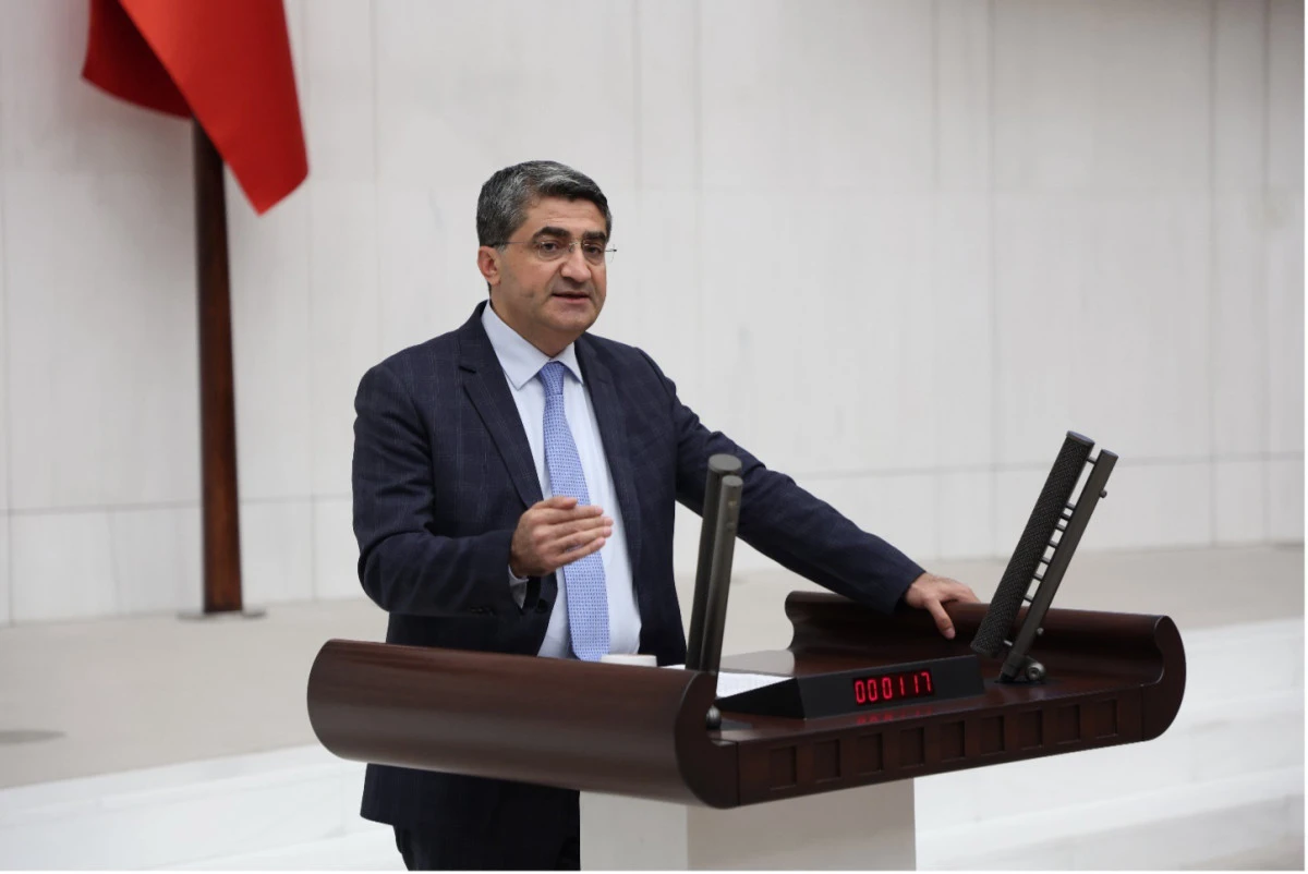 EKMEN: OKULLARDA PSİKOLOG, SOSYOLOG VE SOSYAL HİZMET UZMANI İSTİHDAMI ŞART