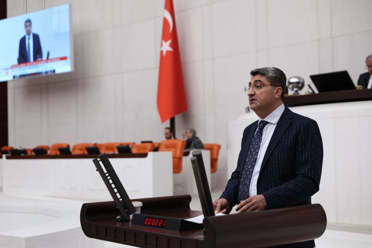 EKMEN: ONCA ELEŞTİRİYE RAĞMEN RT&Uuml;K İLK DEFA G&Uuml;ND&Uuml;Z KUŞAĞI PROGRAMINA CEZA KESTİ