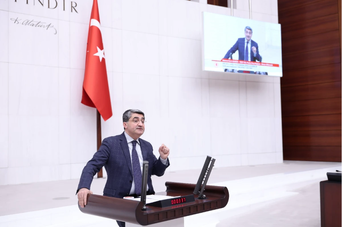 EKMEN: T&Uuml;İK VERİLERİ DAHİ EKONOMİDEKİ KIRILGANLIĞI G&Ouml;STERİYOR