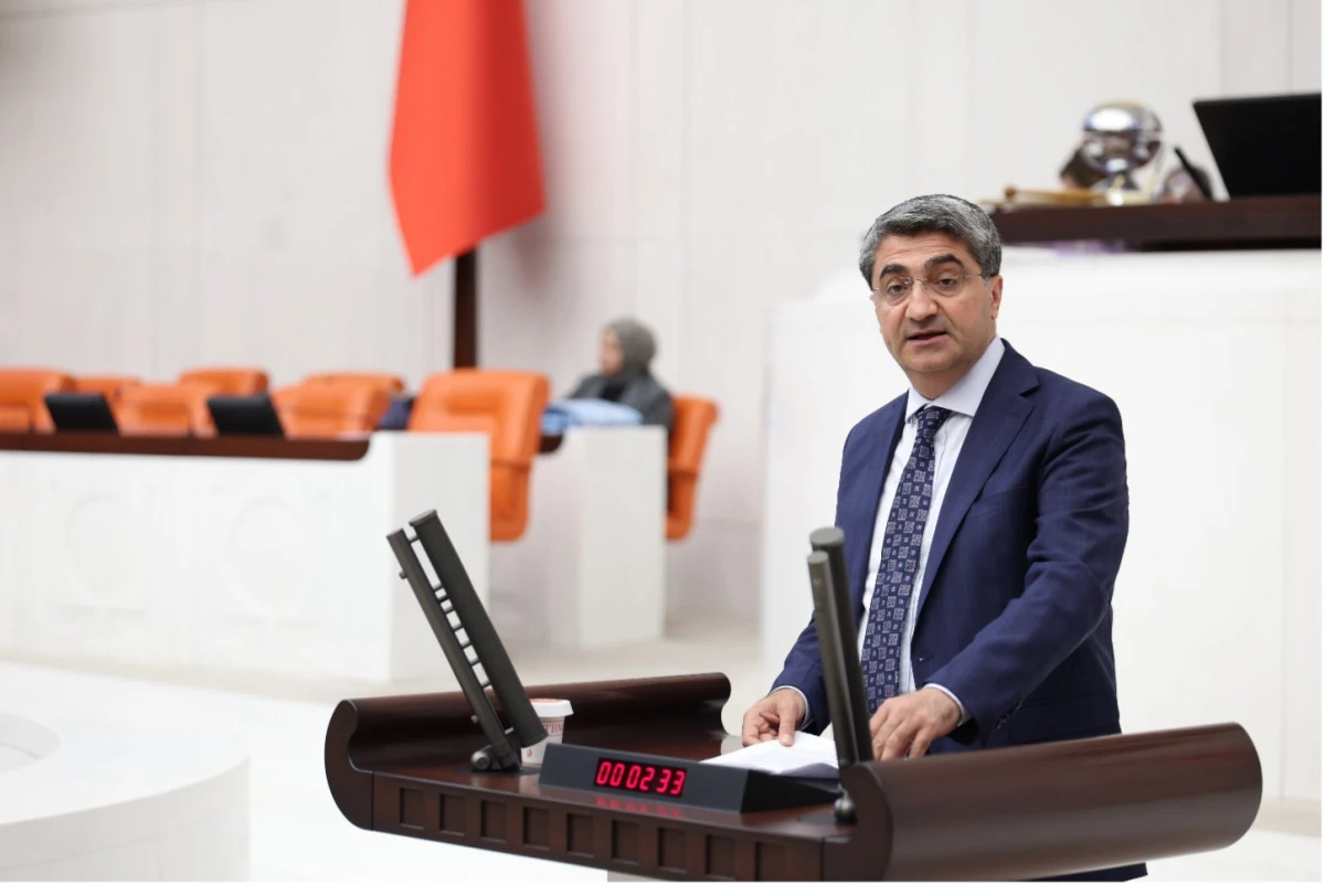 EKMEN: YABANCI LİDERLER GELİYOR DİYE VATANDAŞIN ANAYASAL HAKLARI ASKIYA ALINAMAZ
