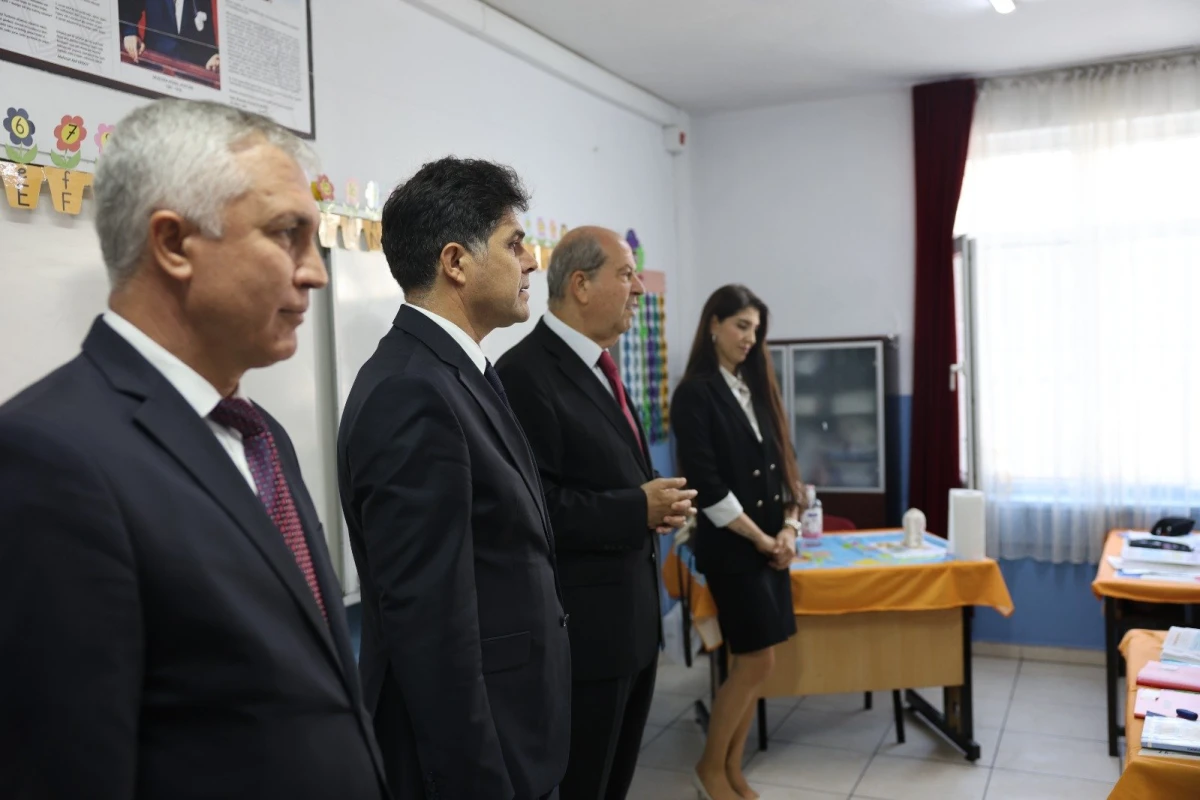 ERSİN TATAR VE İL MİLL&Icirc; EĞİTİM M&Uuml;D&Uuml;R&Uuml; &Ouml;ZDEMİRCİ&rsquo;DEN KIBRIS İLKOKULUNA ZİYARET