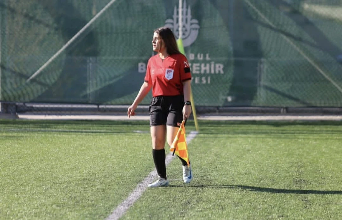 GEN&Ccedil; HAKEM SAHADA: BURAK TAHİR ATEŞ&rsquo;TEN ESLEM ŞAHİN&rsquo;E TEBRİK