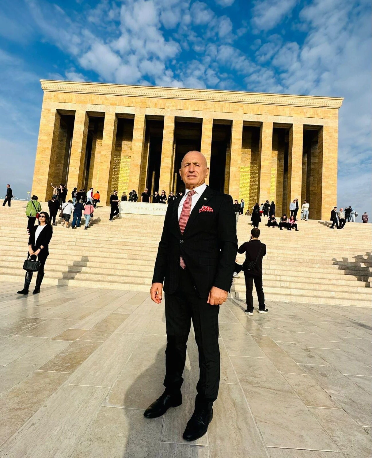 ‘GENÇLERİMİZLE BİRLİKTE GELECEĞE EMİN ADIMLARLA İLERLEYELİM’