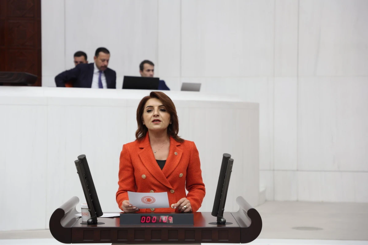 HAZİNE BORCU 13,7 TRİLYONA &Ccedil;IKTI, &Ouml;DENEN FAİZ KAMU MALİYESİNİ KİLİTLEDİ