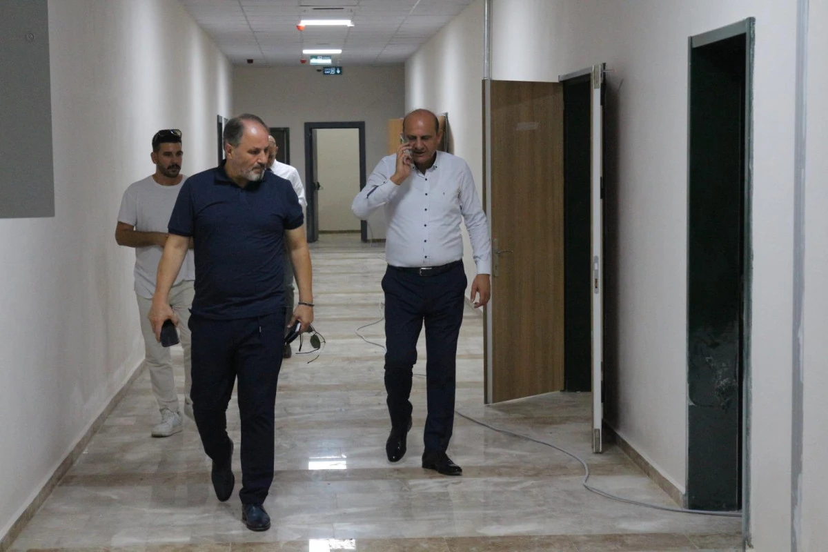 İL MİLLÎ EĞİTİM MÜDÜR YARDIMCISI KUTLUTEKİN BAŞ, YAPIMI TAMAMLANAN TARSUS AYHAN BOZPINAR ANADOLU LİSESİNDE İNCELEMELERDE BULUNDU