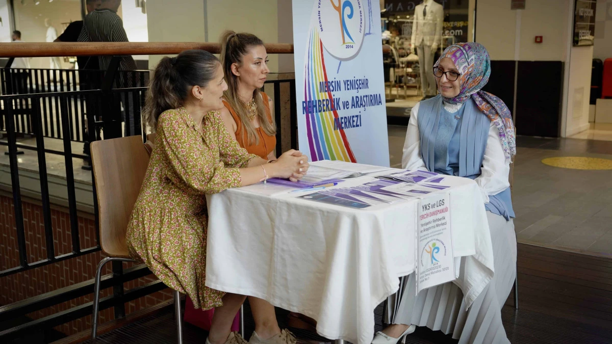 İL MİLLÎ EĞİTİM MÜDÜRÜ FAZİLET DURMUŞ, LGS TERCİH DANIŞMANLIK MERKEZLERİNİ ZİYARET ETTİ
