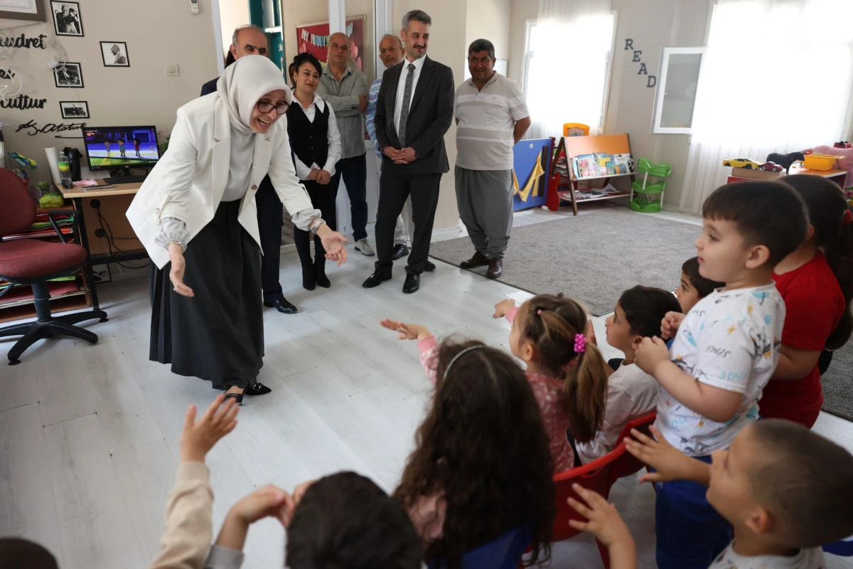 İL MİLLÎ EĞİTİM MÜDÜRÜ FAZİLET DURMUŞ, TOROSLAR DÜĞDÜÖREN KAŞLI İLKOKULUNU ZİYARET ETTİ