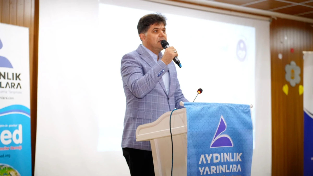 İL MİLL&Icirc; EĞİTİM M&Uuml;D&Uuml;R&Uuml; MUHAMMED &Ouml;ZDEMİRCİ, 'AYDINLIK YARINLARA KİTAP OKUMA YARIŞMASI' &Ouml;D&Uuml;L T&Ouml;RENİNE KATILDI