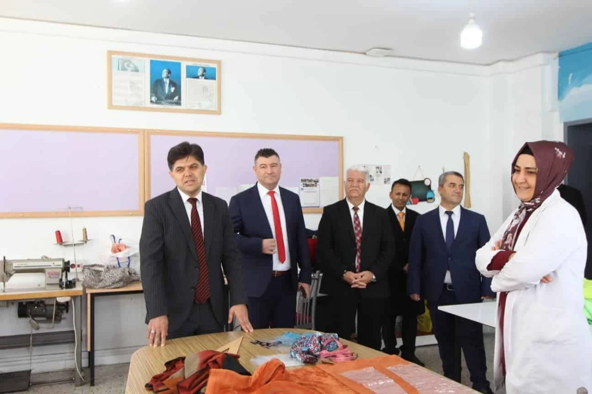 İL MİLL&Icirc; EĞİTİM M&Uuml;D&Uuml;R&Uuml; MUHAMMED &Ouml;ZDEMİRCİ, BOZYAZI HALK EĞİTİMİ MERKEZİNİ ZİYARET ETTİ