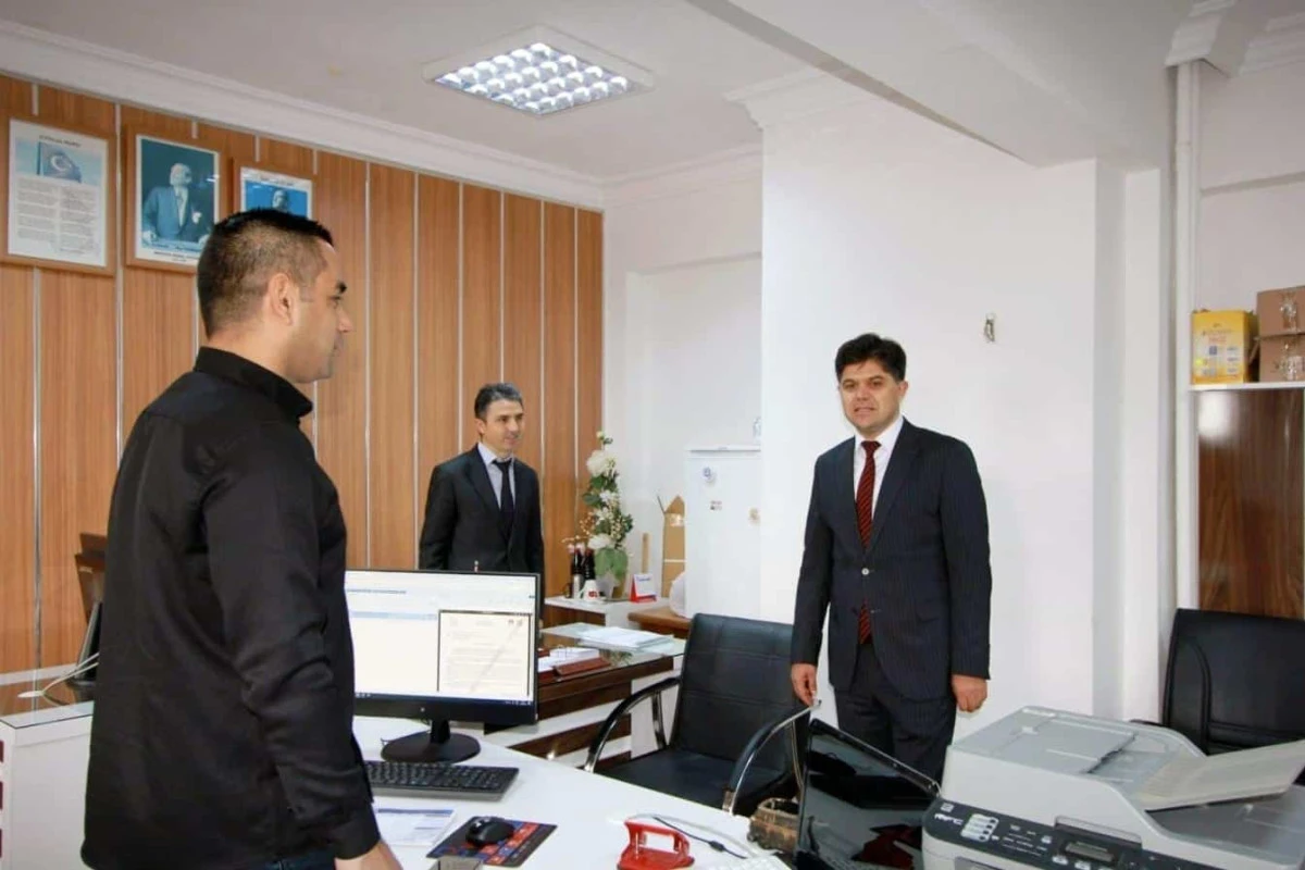 İL MİLL&Icirc; EĞİTİM M&Uuml;D&Uuml;R&Uuml; MUHAMMED &Ouml;ZDEMİRCİ, BOZYAZI İL&Ccedil;E MİLL&Icirc; EĞİTİM M&Uuml;D&Uuml;RL&Uuml;Ğ&Uuml;N&Uuml; ZİYARET ETTİ