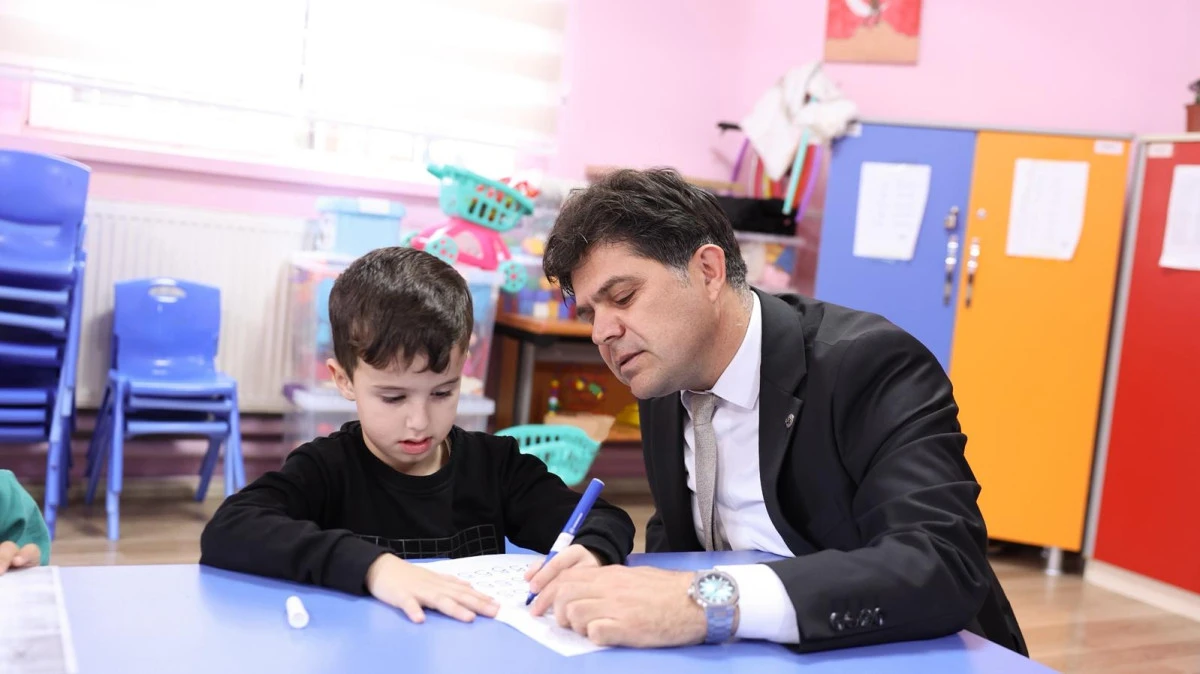 İL MİLLÎ EĞİTİM MÜDÜRÜ MUHAMMED ÖZDEMİRCİ’DEN TOROSLAR İLÇESİNDE OKUL ZİYARETLERİ