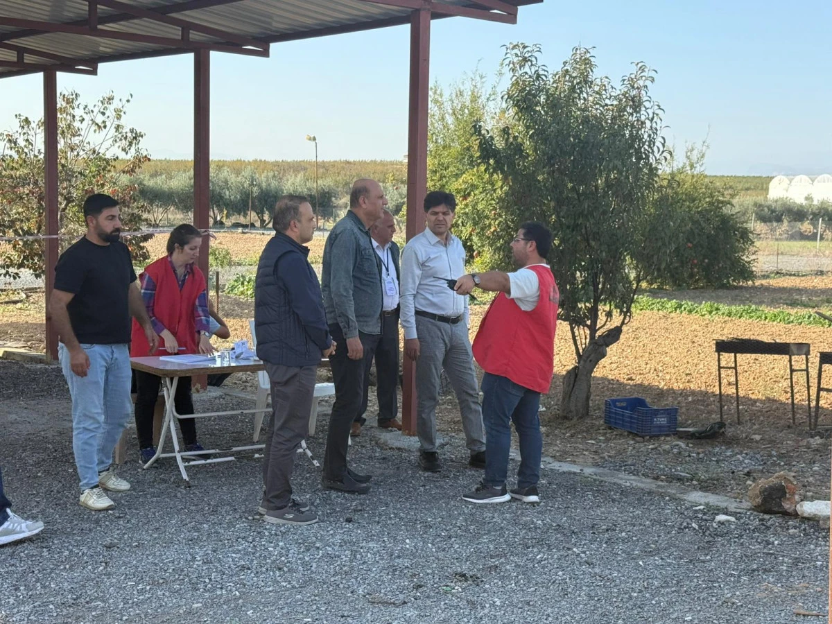 İL MİLLÎ EĞİTİM MÜDÜRÜ ÖZDEMİRCİ, TARSUS’TAKİ MTSK İŞ MAKİNELERİ UYGULAMA SINAVINI İNCELEDİ