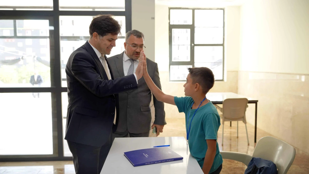 İL MİLLÎ EĞİTİM MÜDÜRÜ ÖZDEMİRCİ’DEN ERDEMLİ’DE OKUL ZİYARETLERİ