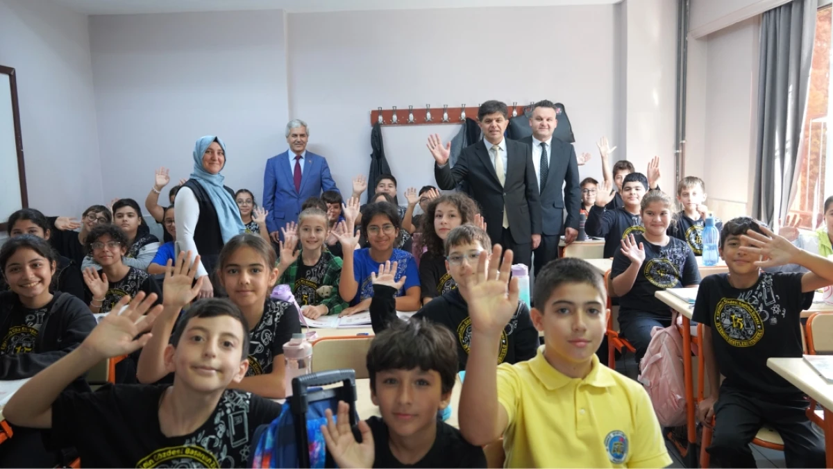 İL MİLLÎ EĞİTİM MÜDÜRÜ ÖZDEMİRCİ’DEN OKUL ZİYARETLERİ