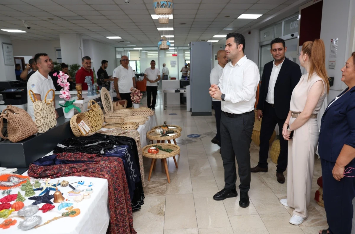K&Uuml;LT&Uuml;R VE SANAT EVİ KURSİYERLERİ, EL EMEĞİ G&Ouml;Z NURU &Uuml;R&Uuml;NLERİNİ SERGİLEDİ