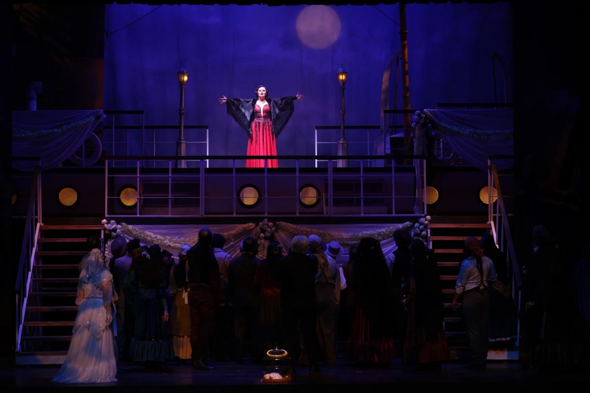 LUCİA Dİ LAMMERMOOR