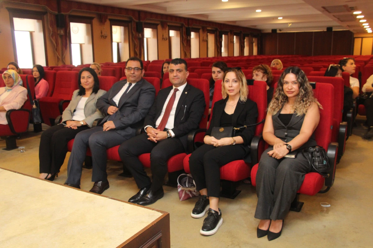 MERSİN BAROSU AVUKATLARINA VE PERSONELLERİNE ‘MEME VE RAHİM AĞZI KANSERİ FARKINDALIK EĞİTİMİ’ VERİLDİ