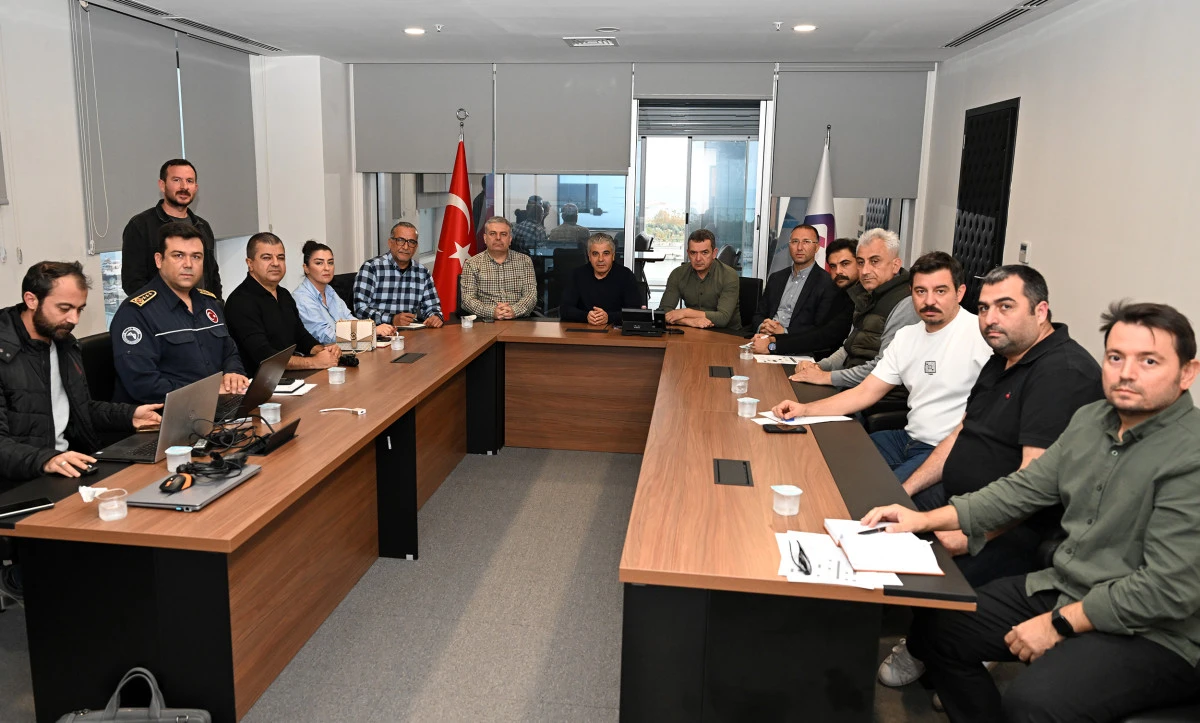 MERSİN BÜYÜKŞEHİR VE MESKİ EKİPLERİ YAĞIŞLARA KARŞI TEYAKKUZDA