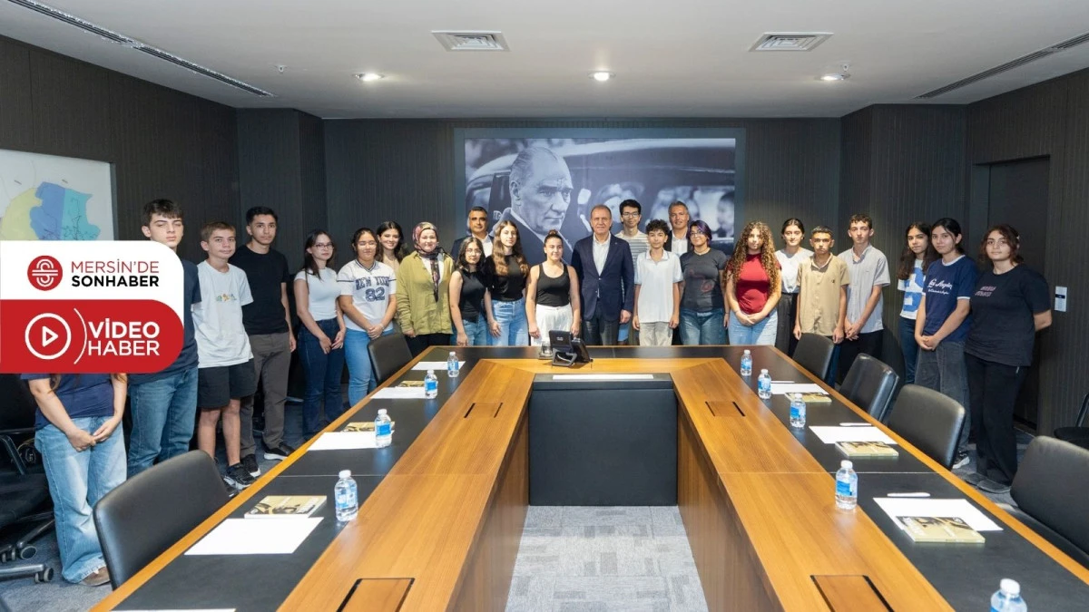 MERSİN B&Uuml;Y&Uuml;KŞEHİR&rsquo;İN KURS MERKEZLERİ&rsquo;NDEN MEZUN OLAN &Ouml;ĞRENCİLER BAŞKAN SE&Ccedil;ER&rsquo;İ ZİYARET ETTİ