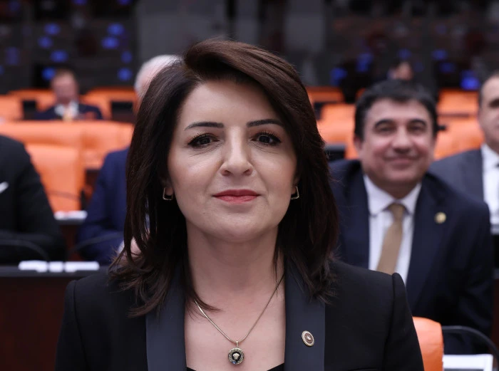 MERSİN LİMANINDA TEKEL VE KAPASİTE KRİZİ: MALİYET ARTIYOR, TİCARET KA&Ccedil;IYOR