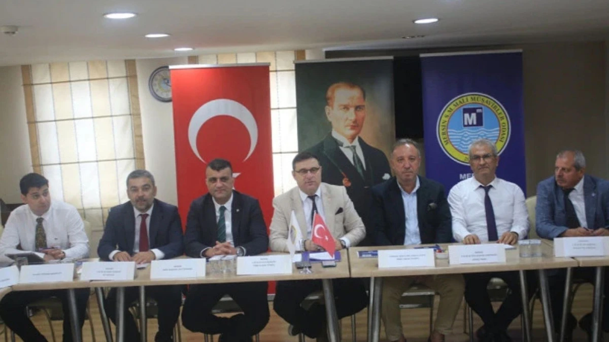 MERSİN SMMM ODASI&rsquo;NDAN &lsquo;MESLEK YASASI&rsquo; &Ccedil;ALIŞTAYI: Y&Ouml;NETİM YAPISI VE HAKSIZ REKABET MASAYA YATIRILDI
