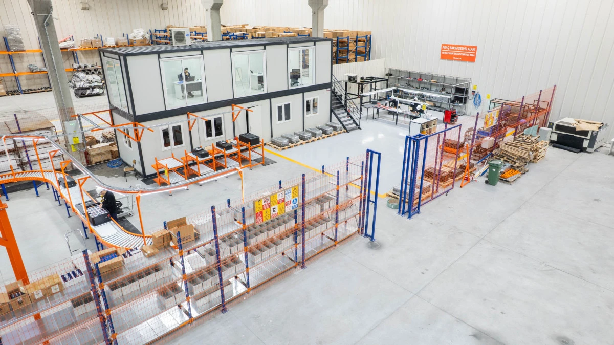 MERSİN TARSUS OSB&rsquo;DE LİFEPO4 BATARYA &Uuml;RETİMİ BAŞLADI: ORTİ ENERJİ T&Uuml;RKİYE&rsquo;NİN ENERJİ G&Uuml;C&Uuml;NE G&Uuml;&Ccedil; KATIYOR