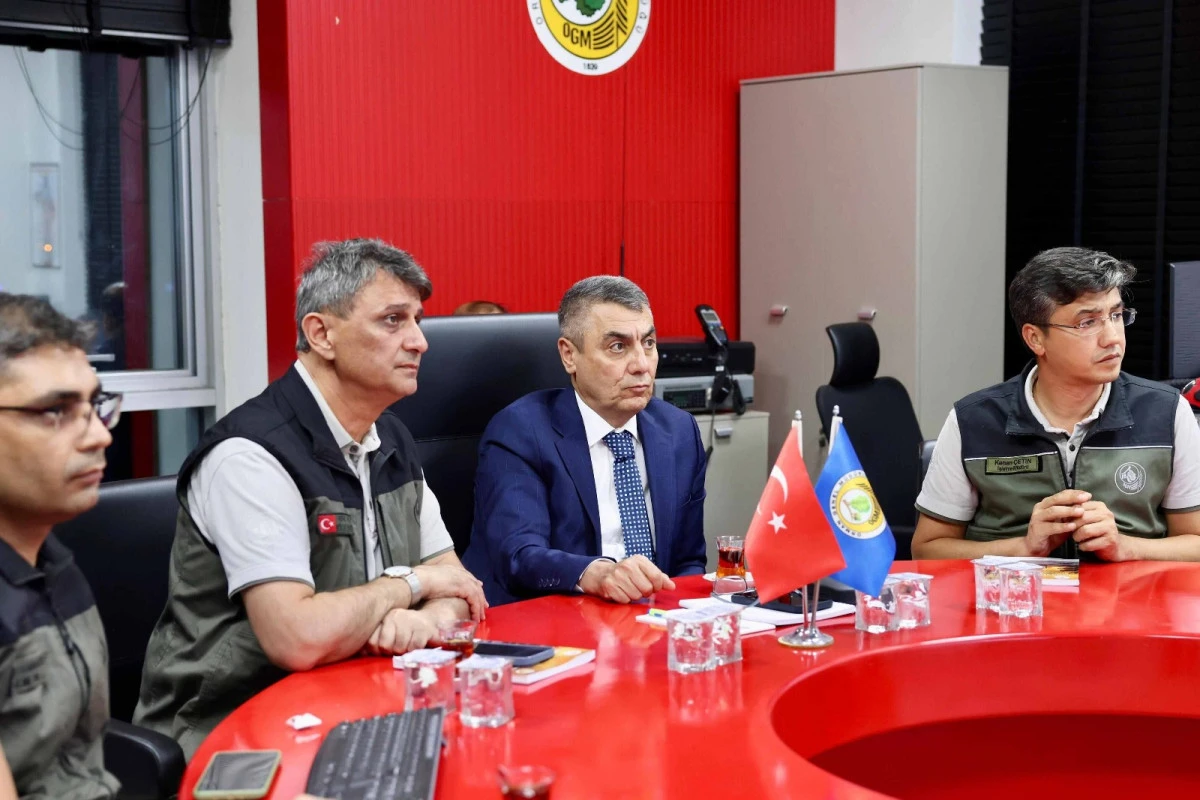 MERSİN VALİSİ ATİLLA TOROS, ORMAN BÖLGE MÜDÜRLÜĞÜ YANGIN YÖNETİM MERKEZİ’NDE İNCELEMELERDE BULUNDU