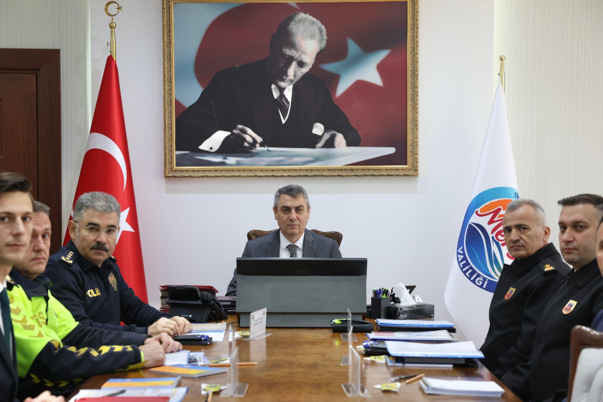 MERSİN VALİSİ ATİLLA TOROS, ZİYARETLERİ KABUL ETTİ VE BAYRAM TEDBİRLERİNİ GÖRÜŞTÜ
