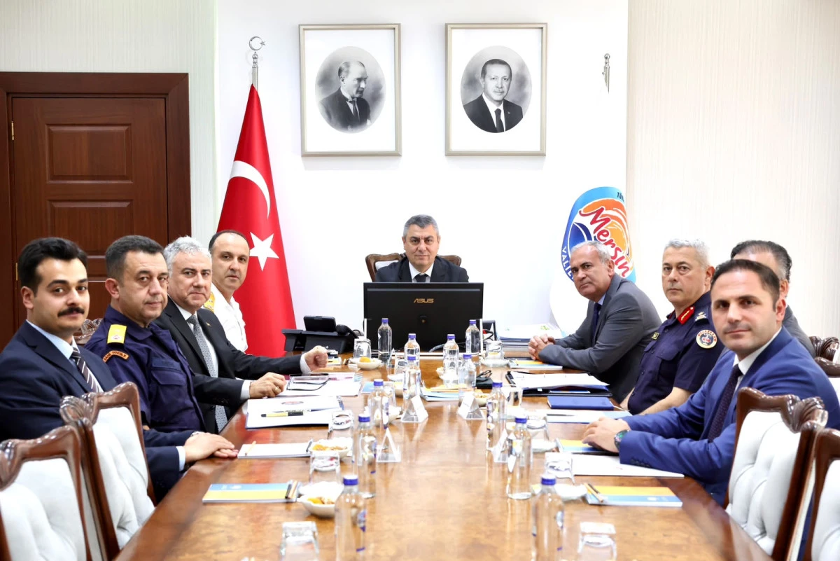 MERSİN VALİSİ ATİLLA TOROS'UN YOĞUN MESAİSİ: G&Uuml;VENLİK, SANAYİ VE KAMU YATIRIMLARI G&Uuml;NDEMDE
