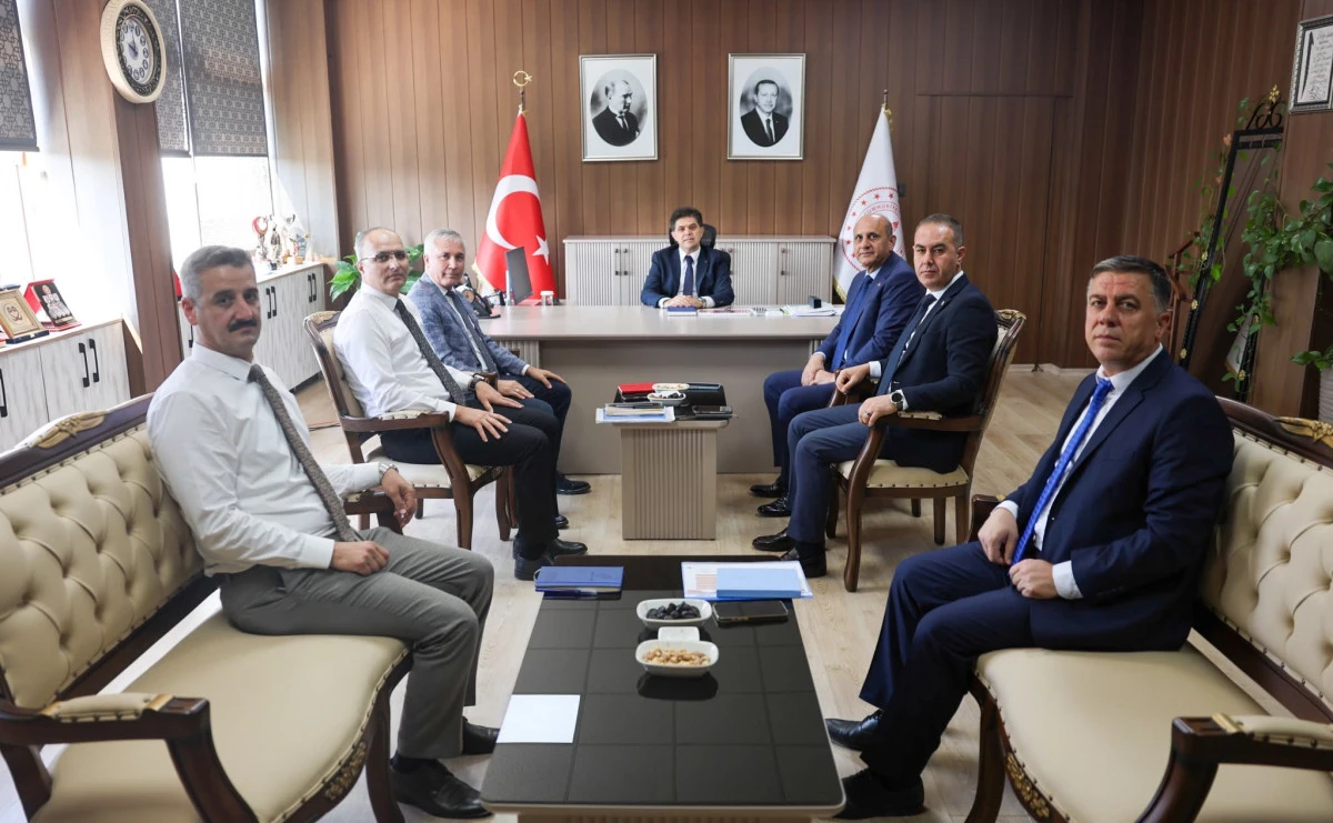 MERSİN&rsquo;DE EĞİTİM FAALİYETLERİ DEĞERLENDİRİLDİ