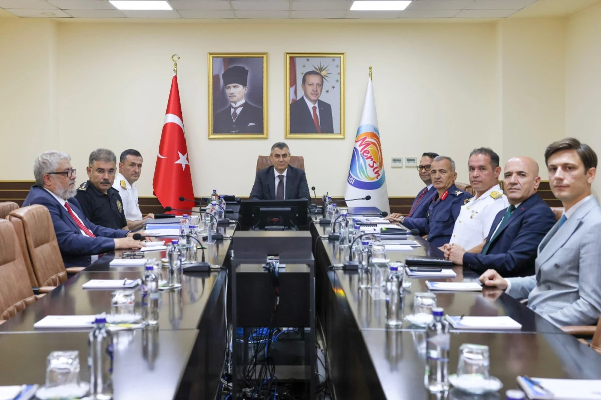 MERSİN’DE GÜVENLİK VE KAMU HİZMETLERİNE YÖNELİK ÇALIŞMALAR SÜRDÜRÜLÜYOR