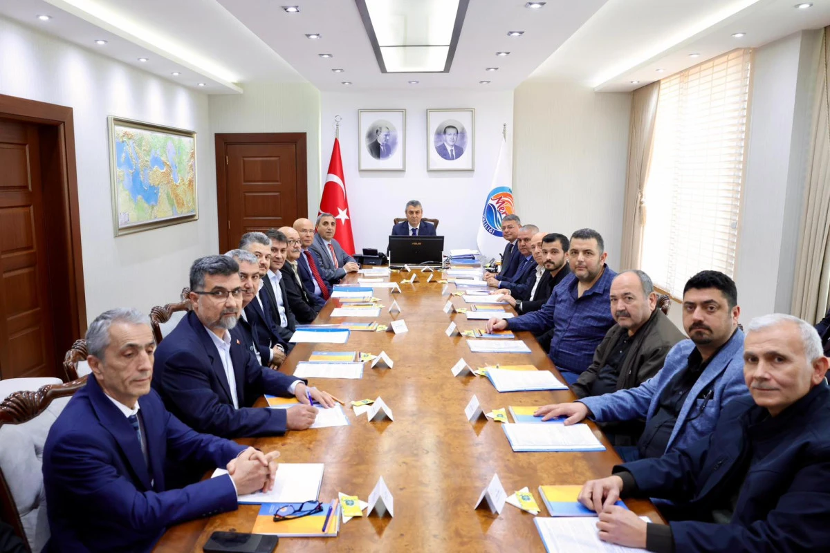 MERSİN&rsquo;DE KAMU, SOSYAL HİZMET, SPOR VE EKONOMİ G&Uuml;NDEMİ YOĞUN MESAİYLE S&Uuml;RD&Uuml;R&Uuml;LD&Uuml;