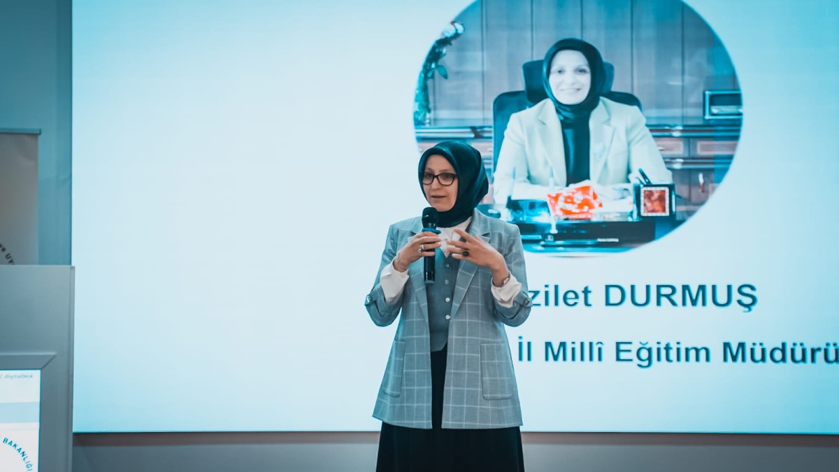 MERSİN'DE ‘KARİYER DANIŞMANLIĞI SÜREÇLERİ / HERKESİN BİR MESLEĞİ OLMALI’ SEMİNERİ DÜZENLENDİ