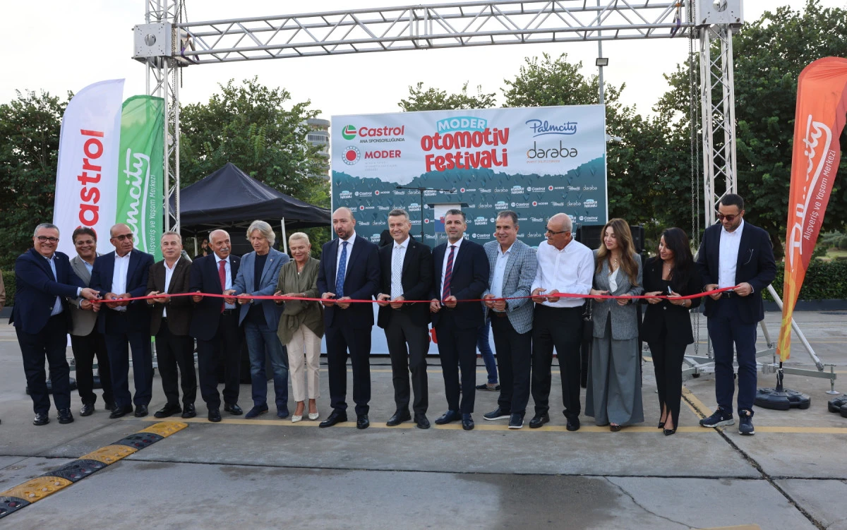 MERSİN’DE OTOMOTİV FESTİVALİ BAŞLADI: 20 MARKA SON MODELLERİNİ TANITTI