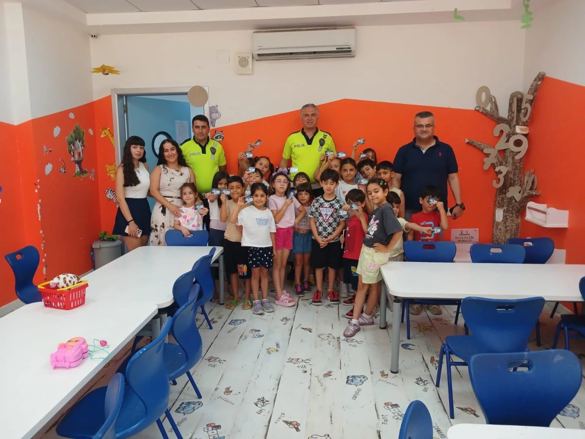 MERSİN’DE TRAFİK GÜVENLİĞİ BİLGİLENDİRMESİ YAPILDI