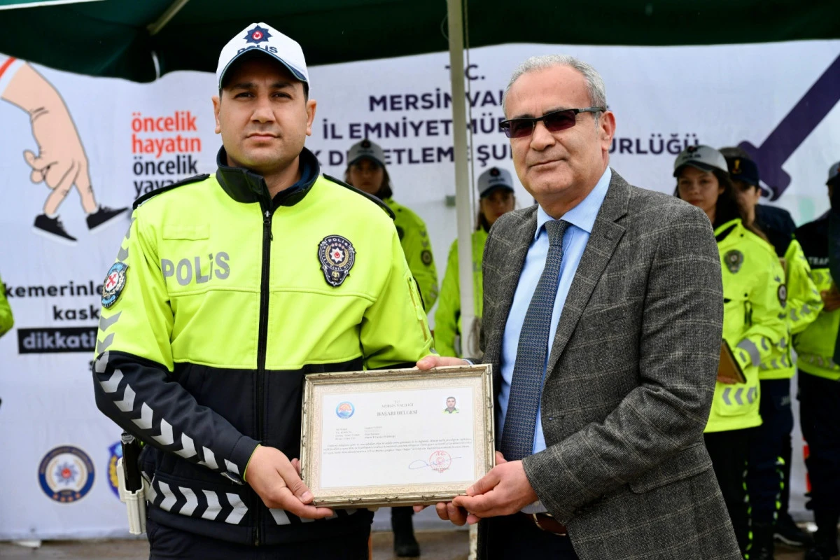 MERSİN&rsquo;DE TRAFİK HAFTASI ETKİNLİĞİ D&Uuml;ZENLENDİ, G&Uuml;VENLİK TOPLANTISI YAPILDI VE ZİYARET GER&Ccedil;EKLEŞTİ