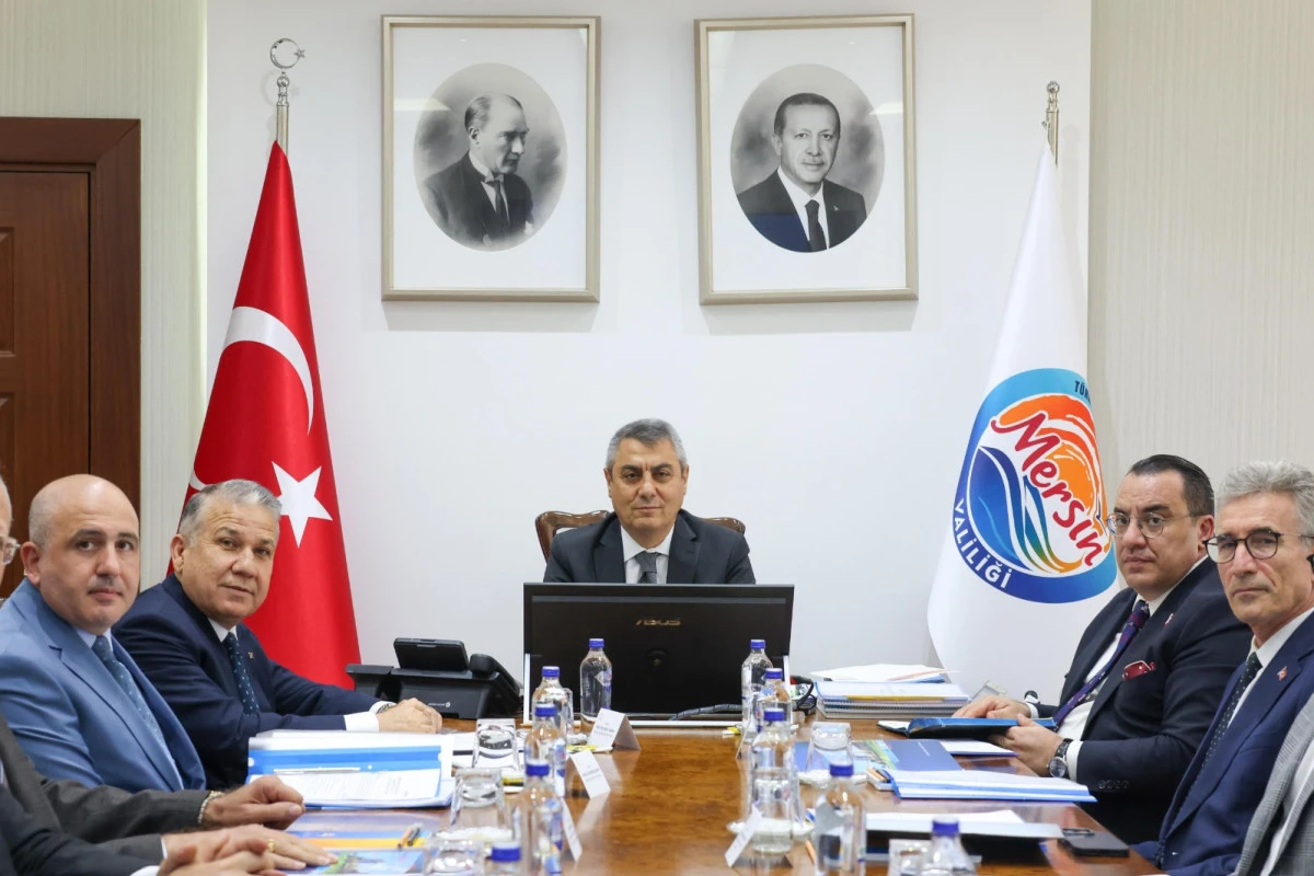 MERSİN&rsquo;DE VALİ ATİLLA TOROS BAŞKANLIĞINDA YOĞUN G&Uuml;NDEM: TEKNOLOJİ, SANAYİ, TURİZM VE AFET Y&Ouml;NETİMİ TOPLANTILARI GER&Ccedil;EKLEŞTİRİLDİ