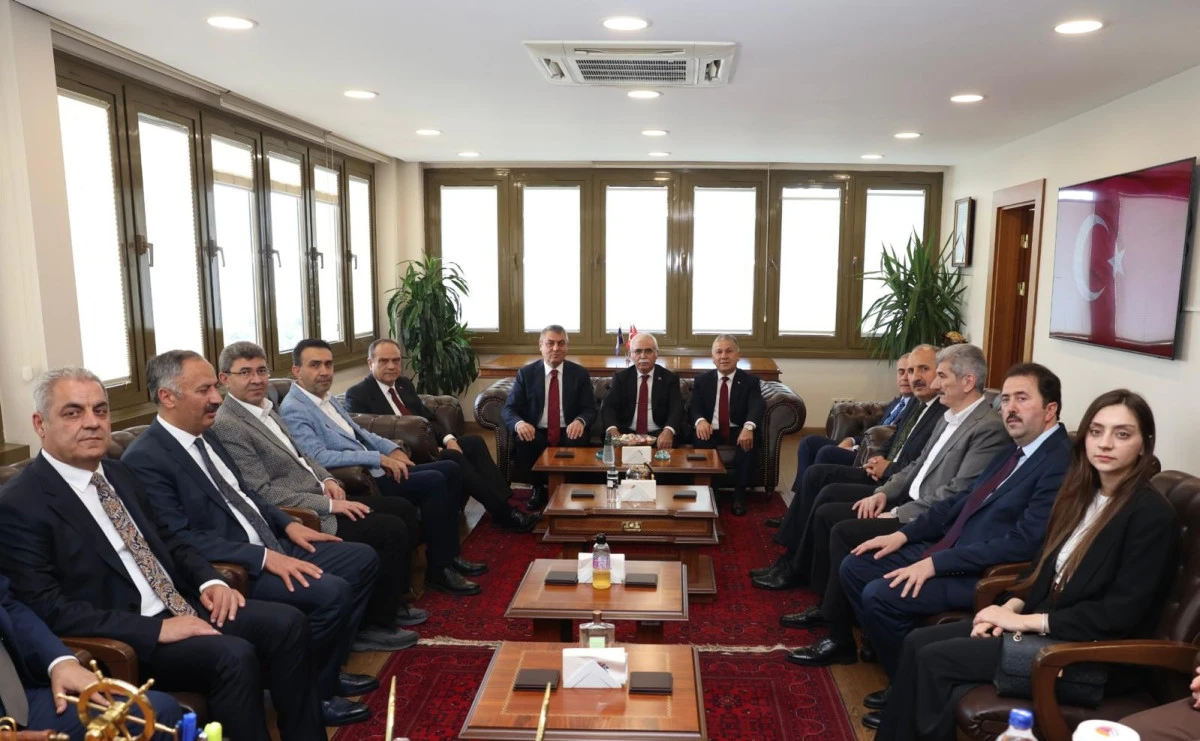 MERSİN&rsquo;DE YARGI VE EĞİTİM TEMASLARI: ANAYASA MAHKEMESİ HEYETİNDEN ZİYARETLER