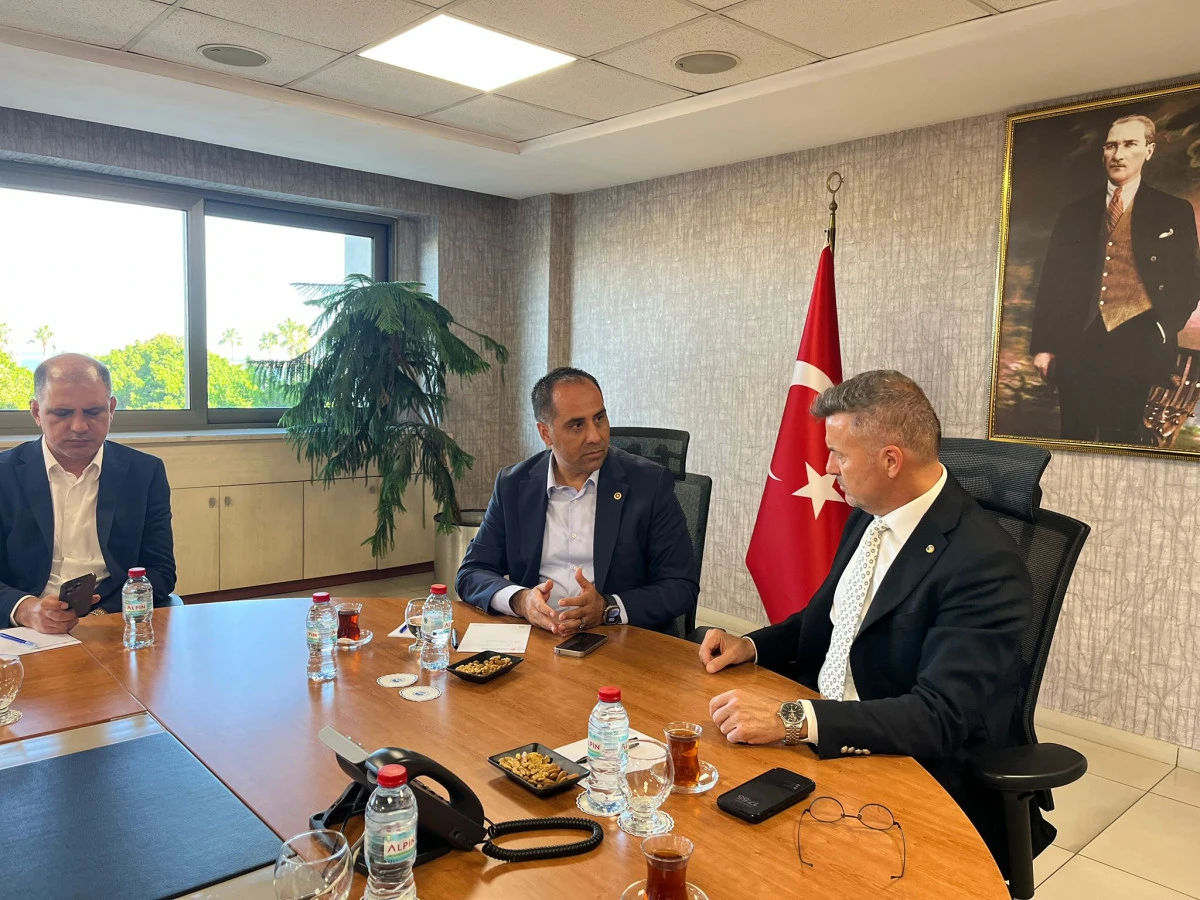 ‘MERSİN’İN OTOYOLLARI YENİLENECEK, D-400 KARAYOLU 8 ŞERİT OLACAK’